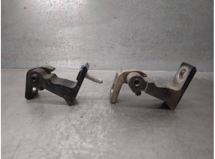 Recambio de bisagra puerta para audi a6 avant (4g5) 3.0 v6 24v tdi referencia OEM IAM 4G0831402A  