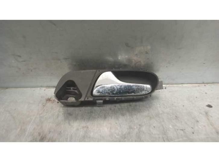 Replacement left front interior door handle for Mercedes-Benz Vaneo (W414) compact van 1.7 turbodiesel cat reference