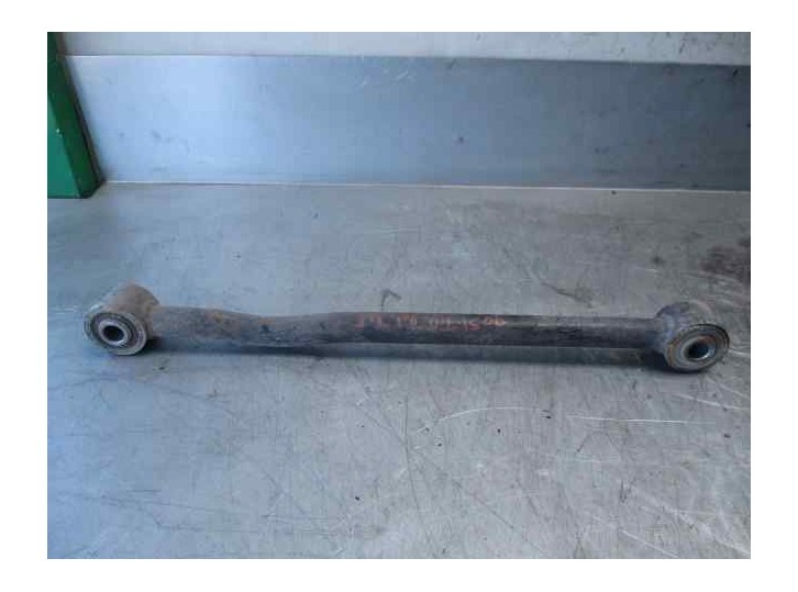 Recambio de brazo suspension inferior trasero derecho para kia carens 2.0 turbodiesel cat referencia OEM IAM 