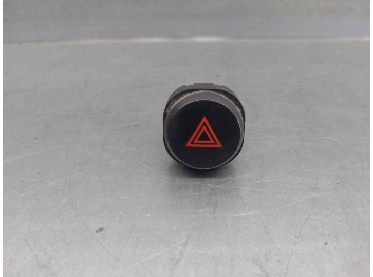 Replacement hazard warning switch for Nissan Navara pick-up (D40M) 2.5 dCi diesel CAT OEM IAM reference 25290EA000 
