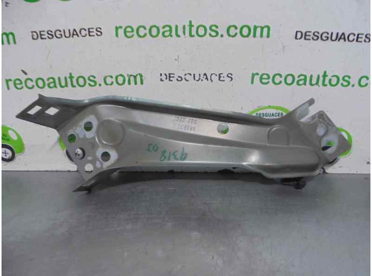 Replacement left headlight bracket for Fiat Ulysse (179) 2.2 16V JTD CAT OEM IAM reference 