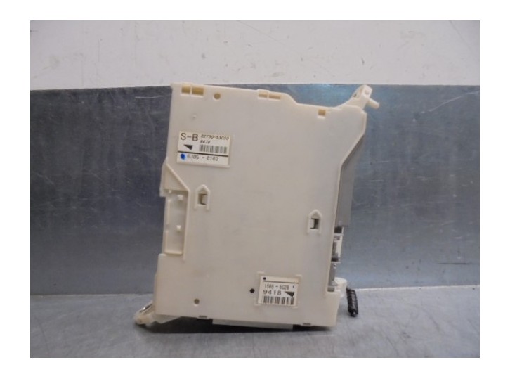 Recambio de caja reles / fusibles para lexus is 200 (ds2/is2) 220d referencia OEM IAM 8273053050 