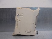 Recambio de caja reles / fusibles para lexus is 200 (ds2/is2) 220d referencia OEM IAM 8273053050 
