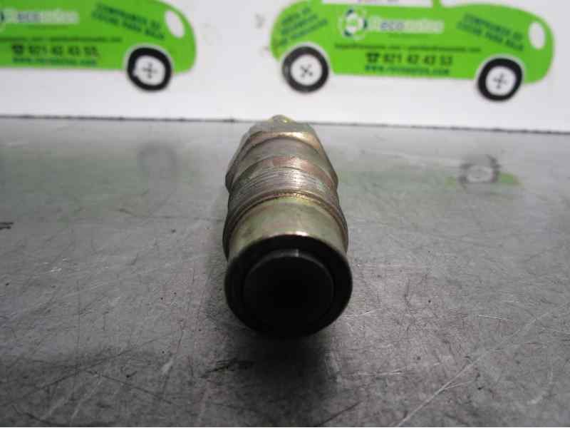 Recambio de inyector para nissan primera berlina (p11) 2.0 turbodiesel cat referencia OEM IAM 71A1361  