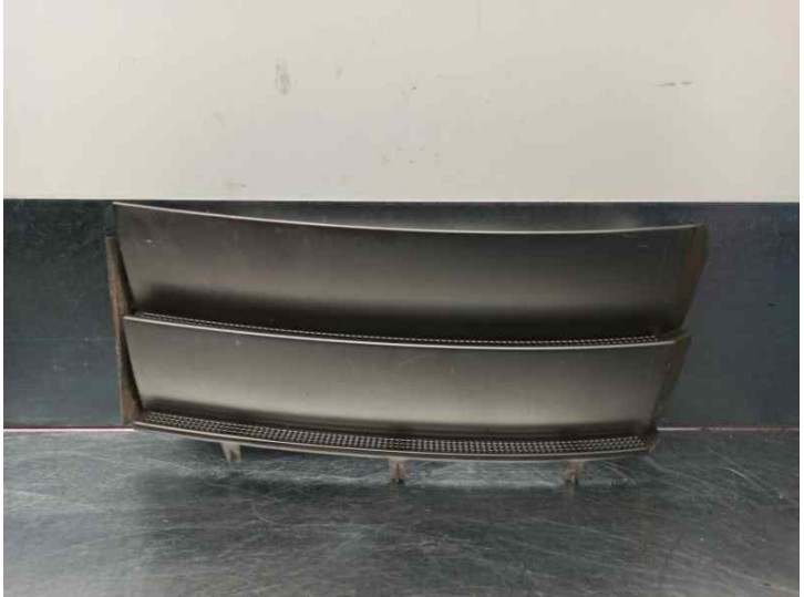 Recambio de rejilla aireadora para land rover range rover (lm) 3.0 td6 referencia OEM IAM 51137026903  