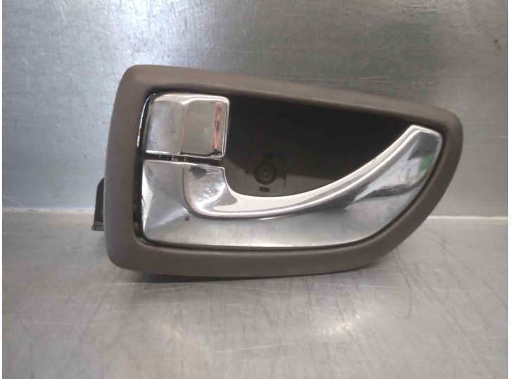 Recambio de maneta interior delantera izquierda para hyundai xg 3.0 xg referencia OEM IAM 8261139000  4 PUERTAS