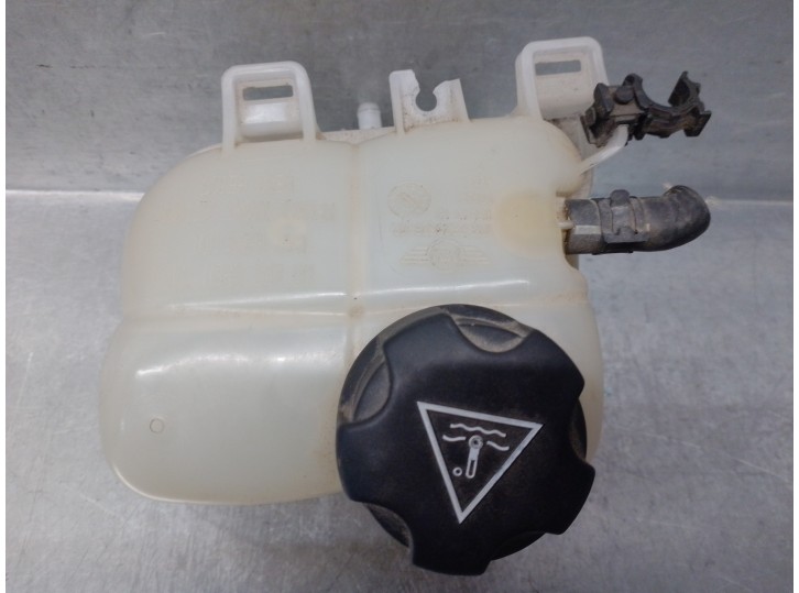 Replacement expansion tank for Mini r57 cabrio diesel cat OEM IAM reference 17137823626 