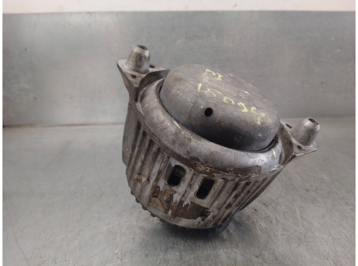 Replacement left engine mount for Mercedes-Benz E-Class (W212) saloon 2.1 CDI CAT OEM IAM reference A2122406317 