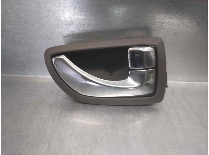 Recambio de maneta interior trasera derecha para hyundai xg 3.0 xg referencia OEM IAM 8362139000  4 PUERTAS