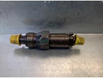 Replacement injector for Renault Clio I Phase I+II (B/C57) 1.9 Diesel OEM IAM reference LCC6730708C LUCAS
