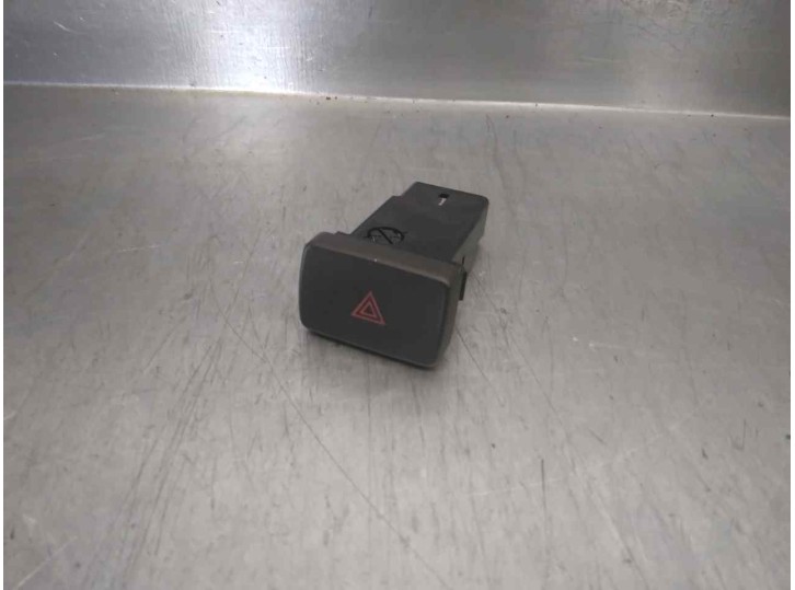Hazard warning switch replacement for Hyundai XG 3.0 XG OEM IAM reference 9379039000 