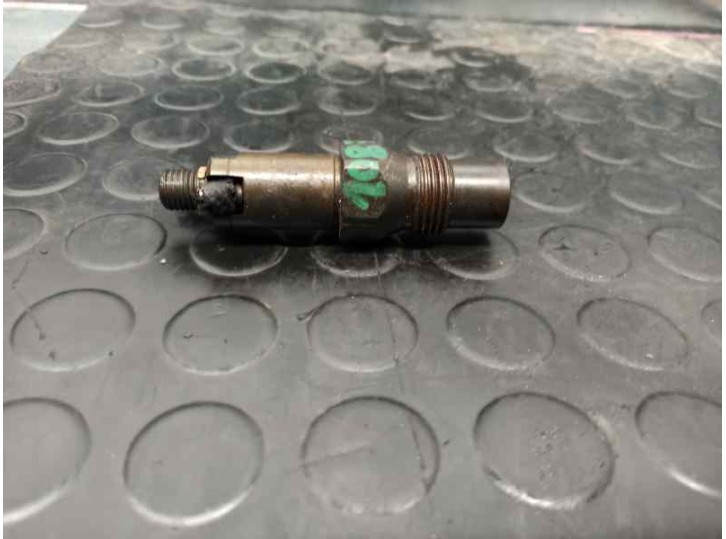 Recambio de inyector para ford mondeo berlina (gd) 1.8 turbodiesel cat referencia OEM IAM LDC008R01AA2 LCR6705601E LUCAS