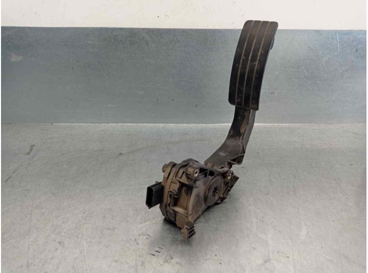 Recambio de potenciometro pedal para dacia duster 1.5 dci diesel fap cat referencia OEM IAM 180022703R 6PV00997803 HELLA