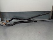 Replacement front right wiper arm for Jaguar XF 2.7 V6 Diesel Premium Luxury OEM IAM reference C2D30565 C2D30566 