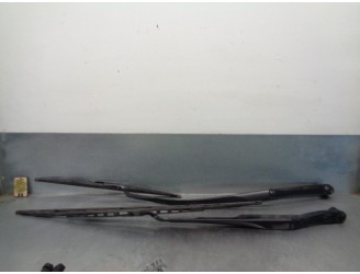 Recambio de brazo limpia delantero derecho para hyundai ioniq referencia OEM IAM 98311G2000  