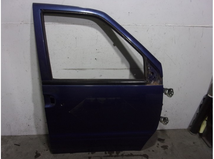Replacement front right door for Nissan Serena (C23M) 2.3 diesel OEM IAM reference 801009C032 BLUE 6 DOORS