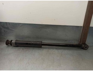 Recambio de amortiguador trasero derecho para renault arkana referencia OEM IAM 562100741R  