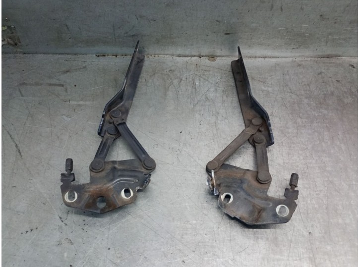 Replacement hood hinge for Volkswagen Passat B6 (3C2) 2.0 TDI OEM IAM reference 3C0823302E 3C0823301E 