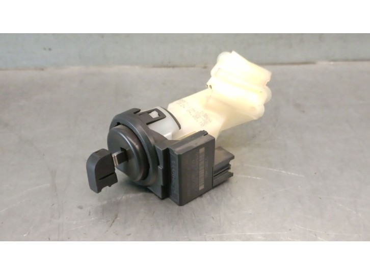 Replacement ignition switch for Ford Kuga I 2.0 TDCi OEM IAM reference 8M5T19H386AB 1718425 