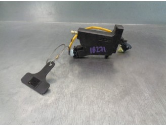 Recambio de motor tapa deposito combustible para hyundai ioniq referencia OEM IAM 81590G2000  