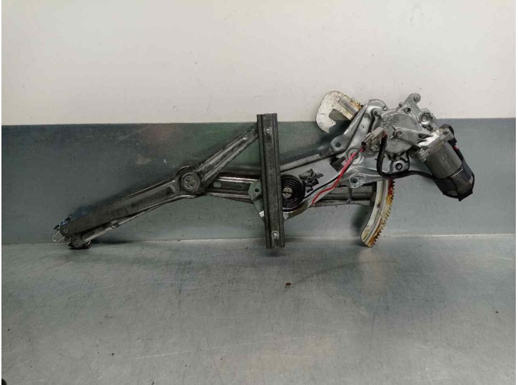 Recambio de elevalunas delantero derecho para volvo serie 740 berlina/familiar 2.3 turbo cat referencia OEM IAM 3528566 2 PINES 