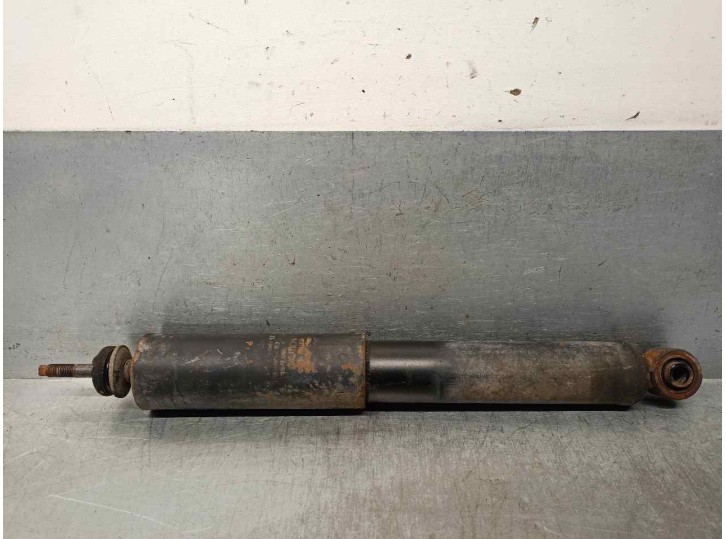 Recambio de amortiguador trasero derecho para hyundai h 1 2.5 diesel referencia OEM IAM 543104A100  