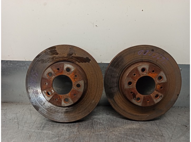 Recambio de disco freno delantero para volvo serie 740 berlina/familiar 2.3 turbo cat referencia OEM IAM 6848902  