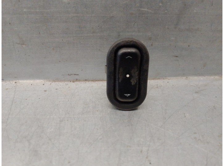 Recambio de mando elevalunas delantero derecho para opel astra g berlina 2.0 dti referencia OEM IAM 90561388 13363100 