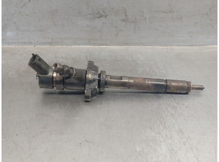 Recambio de inyector para ford focus berlina (cap) ambiente (d) referencia OEM IAM 0445110188 1366613 