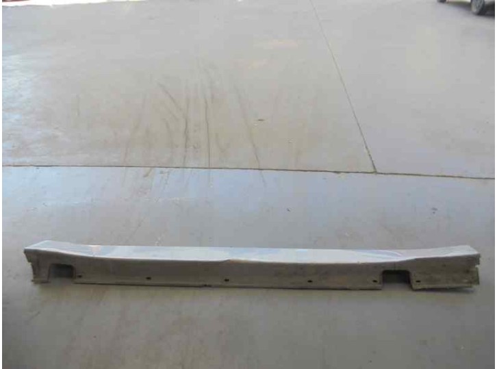 Recambio de spoiler talonera lateral derecha para bmw serie 5 berlina (e60) 2.5 24v turbodiesel cat referencia OEM IAM 517170337