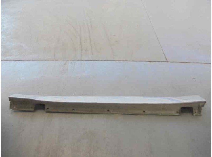 Recambio de spoiler talonera lateral izquierda para bmw serie 5 berlina (e60) 2.5 24v turbodiesel cat referencia OEM IAM 5171703