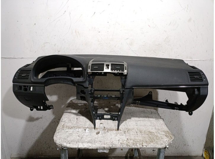 Recambio de salpicadero para toyota avensis station wagon (_t27_) 2.0 d-4d (adt270_) referencia OEM IAM 5530205051C0 5530205051C