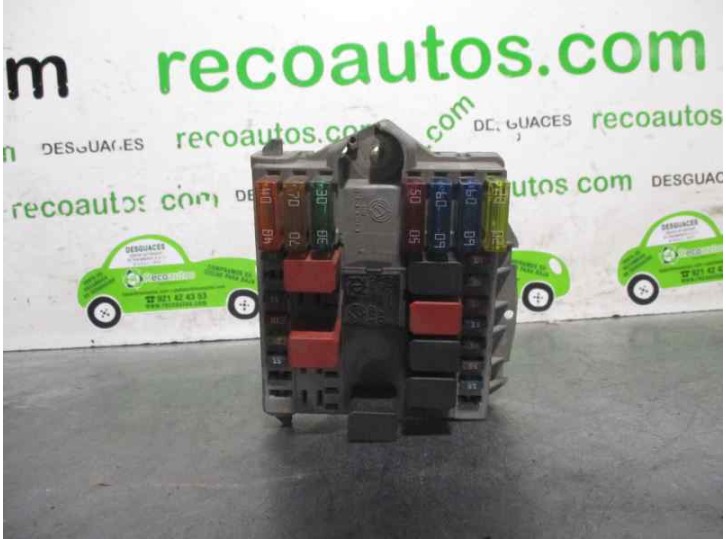 Recambio de caja reles / fusibles para fiat punto berlina (188) 1.2 cat referencia OEM IAM 46835581 