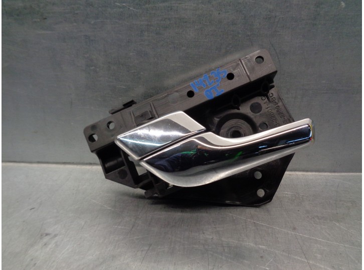 Replacement front left interior door handle for Jaguar XF 2.7 V6 Diesel Premium Luxury OEM IAM reference C2Z30632 8X232260