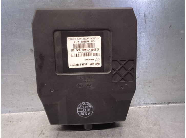 Recambio de caja reles / fusibles para hyundai ix20 1.4 crdi cat referencia OEM IAM 954001KAM0 MOBIS