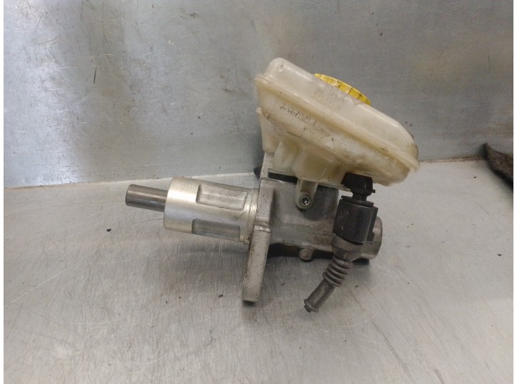 Recambio de bomba freno para audi a4 berlina (8e) 2.0 16v fsi referencia OEM IAM 8E0611301E 320670094 