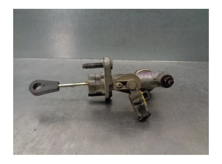 Recambio de bomba embrague para hyundai ix20 1.4 crdi cat referencia OEM IAM 416001P500  