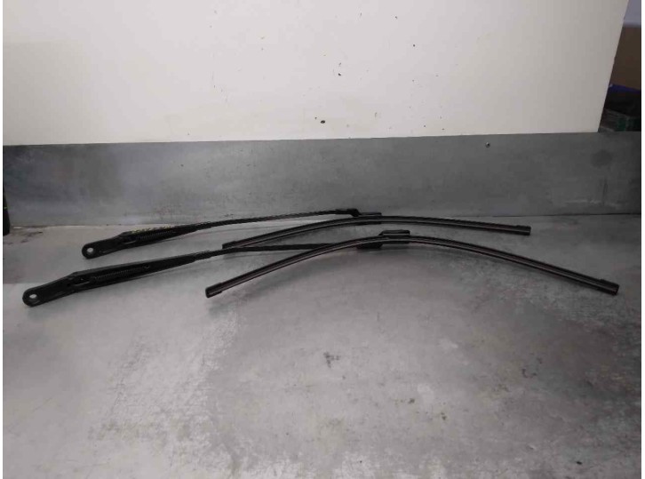 Recambio de brazo limpia delantero derecho para peugeot 5008 2.0 16v hdi fap cat (rhe / dw10cted4) referencia OEM IAM 9683098980