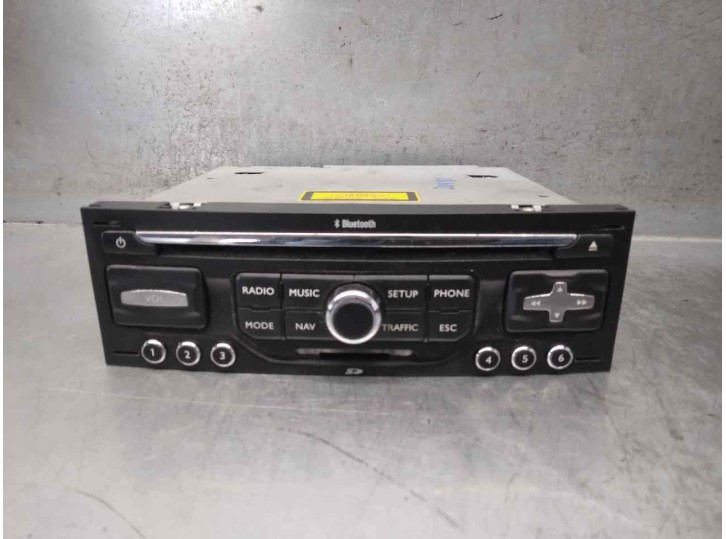 Replacement audio system / CD radio for Peugeot 5008 2.0 16V HDI FAP CAT (RHE / DW10CTED4) OEM IAM reference 96751717XT 