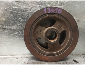 Replacement crankshaft pulley for Ford Focus sedan (CAK) 1.6 16V cat OEM IAM reference 98MM6B321BC 