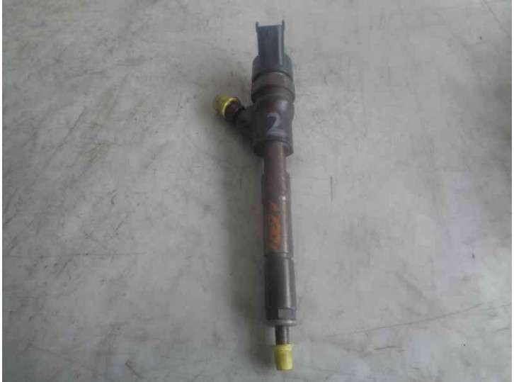 Recambio de inyector para toyota yaris (ncp1/nlp1/scp1) 1.4 turbodiesel cat referencia OEM IAM 2367033010 0445110085 BOSCH