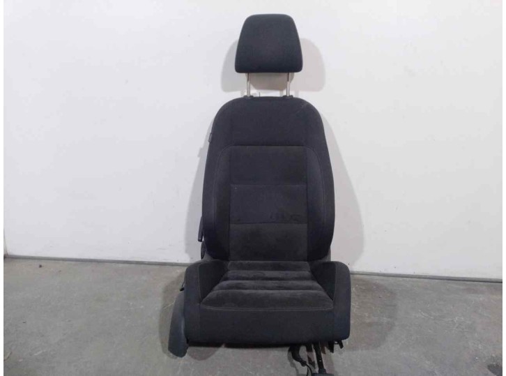 Replacement front right seat for Volkswagen Golf VI (5K1) 1.4 16V TSI OEM IAM reference 5K0881405S BLACK FABRIC 5 DOOR