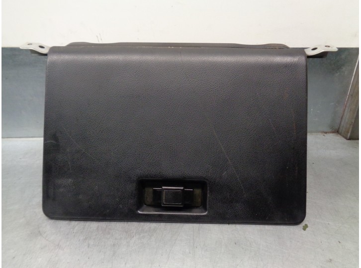 Recambio de guantera para hyundai galloper 2.5 referencia OEM IAM MB244412A 