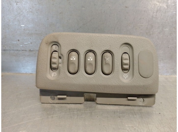 Recambio de mando elevalunas delantero izquierdo para renault megane scénic (ja0/1_) 1.9 d (ja0j) referencia OEM IAM 7700432429 