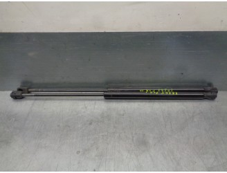 Replacement trunk / tailgate shock absorbers for Alfa Romeo 146 1.9 JTD OEM IAM reference 60604823 