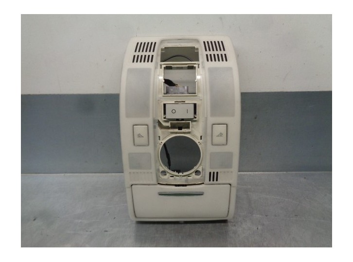 Recambio de luz interior para audi a6 berlina (4f2) 2.7 v6 24v tdi referencia OEM IAM 4F0947135J 