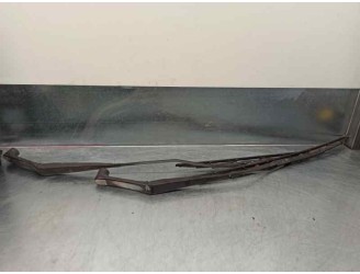 Recambio de brazo limpia delantero derecho para smart forfour 1.3 cat referencia OEM IAM 6829 