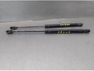 Replacement trunk / tailgate dampers for Audi A6 Saloon (C4) 2.3 OEM IAM reference 4A5827552 