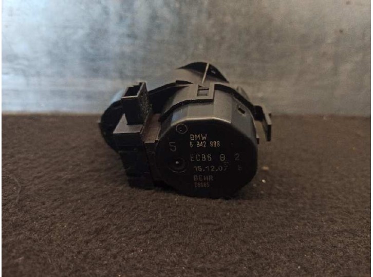 Recambio de motor calefaccion para bmw serie 5 berlina (e60) 520d referencia OEM IAM 6942988 D8685 BEHR