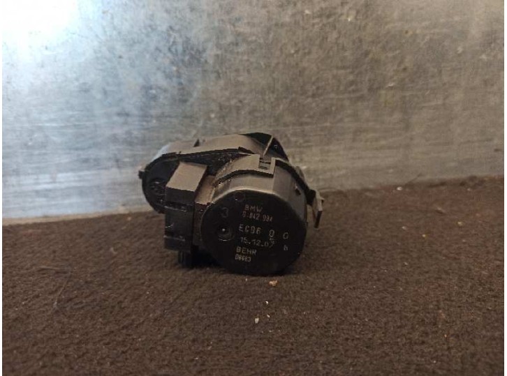 Recambio de motor calefaccion para bmw serie 5 berlina (e60) 520d referencia OEM IAM 6942994 D8683 BEHR